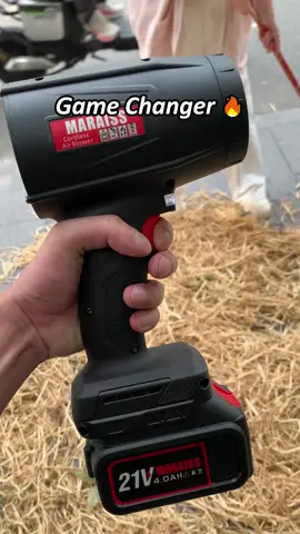 Blow leaves away like a pro with Maraiss Leaf Blower 💨🍁 #Maraiss #leafblower #lawncare #gardentools #gardening