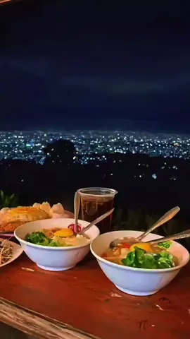 Jajan Weh...... View kota bandung di malam Minggu CARTIL (Caringin Tilu)  #CapCut  #masukberandafypシ  #4u  #xybca  #tukangjajan 