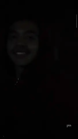 ey ganteng kali cowok ini klo dikegelapan  #lewatberanda #fypシ゚ #ujinyali #pipin #explore  @B0tol_marJan 