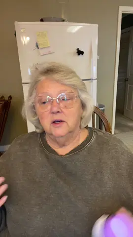 This soothing pain relief gel is helping with my arthritis in my elbows. Ithis time of year I really need it. #hbxs @HBXS- Marketing Team 