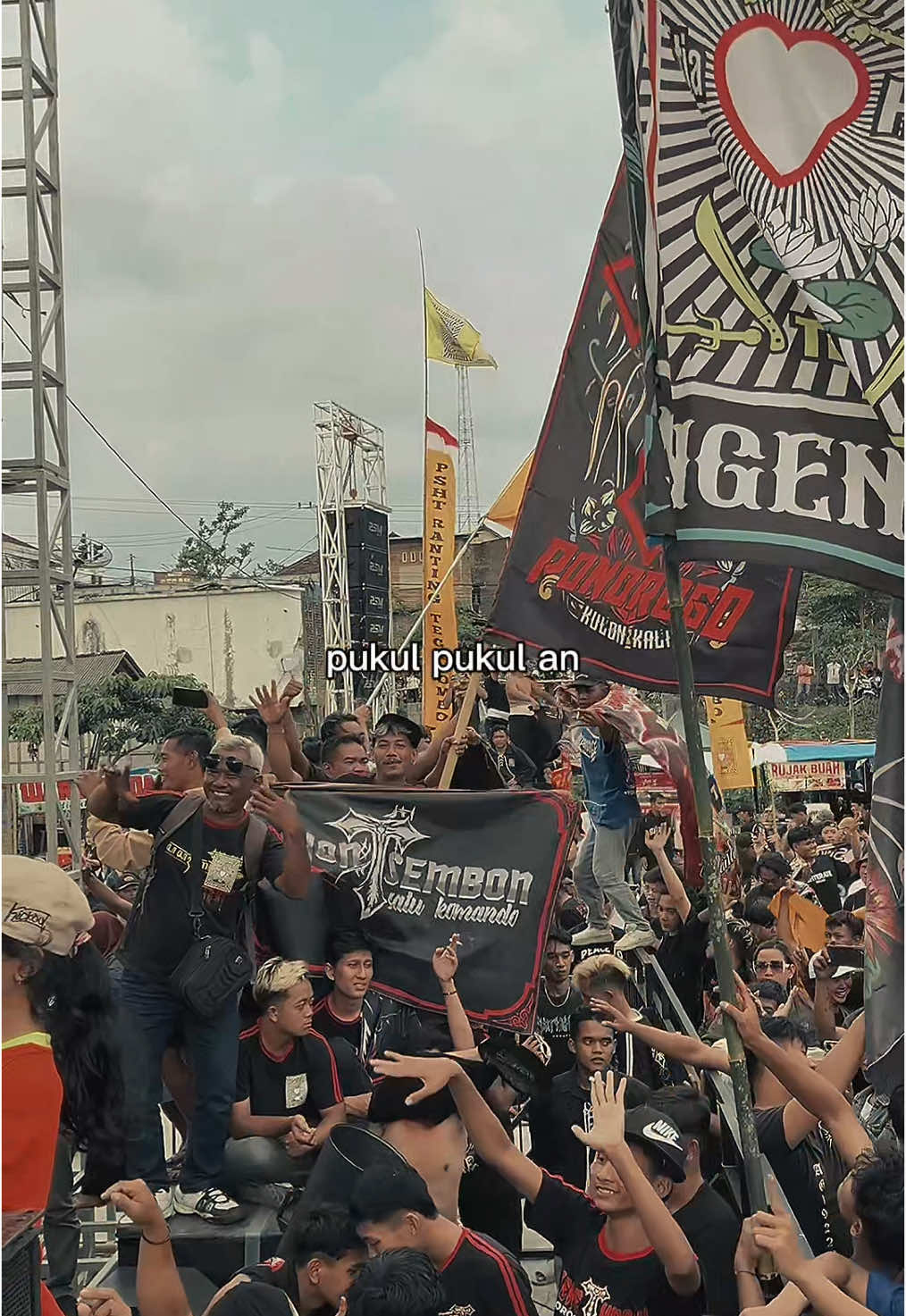 Dikiro Wong Empuk 😅 #magetan24jam #psht #pshtmagetan #korlappsht #korlap_psht #pshtpacitan #fypage 