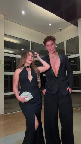 prontooos! notas para os looks? 🖤