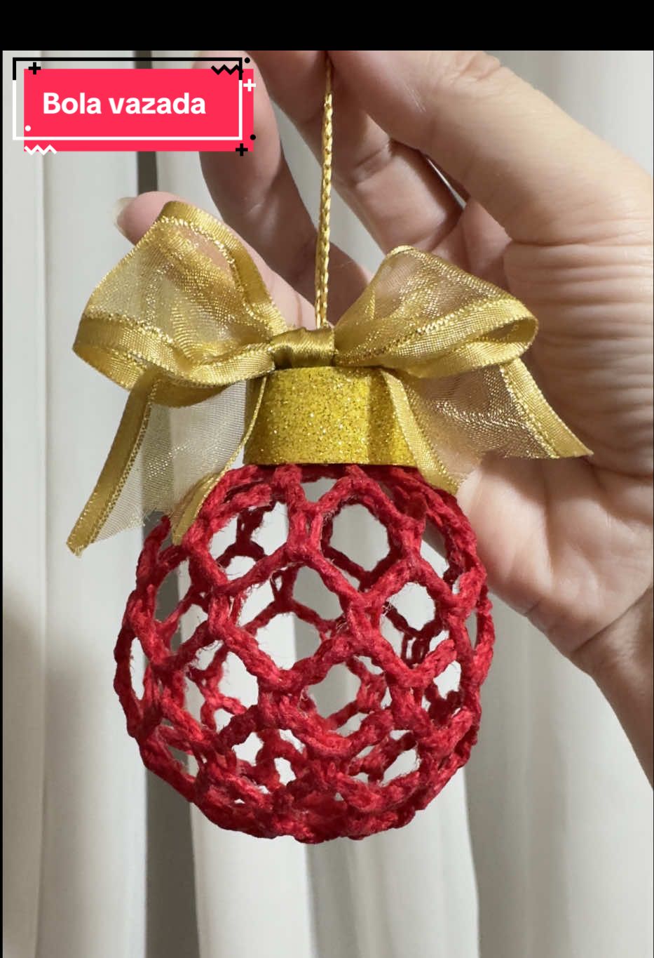 Vamos decorar com crochê neste Natal! Aprenda como fazer esta bola endurecida e vazada em crochê. Acompanhe meu perfil para ver mais tutoriais de crochê e compartilhe com quem tb ama!    #franaluap #tutorialcrochet #crochecriativo #natal #fyp 