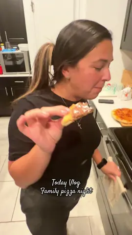 The @Poco Bero is a family hit! Love the frozen pizza dough! #shellyrob9719 #pocoberodough 