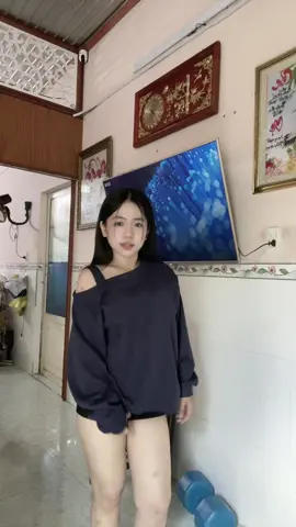 1 bé áo cho mùa đông