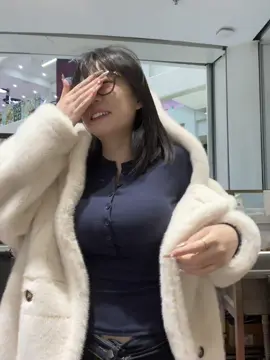 上班不积极 思想有问题#微胖 #反差 #奶茶 #上班 #OOTD 