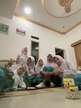 aduh anak anak mimin 🥺☹️ #famosgirl  #trend #famostuc #cewefamostuc #famosgirl #nurse #perawat #berandamu #4u #fyp #fyppppppppppppppppppppppp #fypシ゚ 