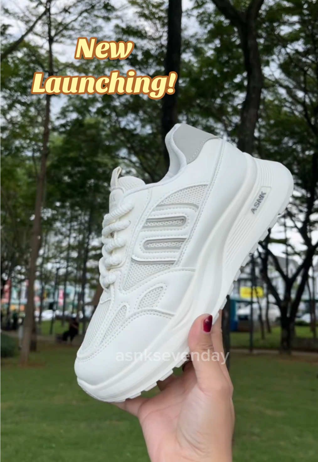 punya celana banyak tapi bingung pakai sneakers apa? cek keranjang kuning solusinya! #sneakerscasual #sepatulari #megaguncang11 #ootdgirl #foryou 