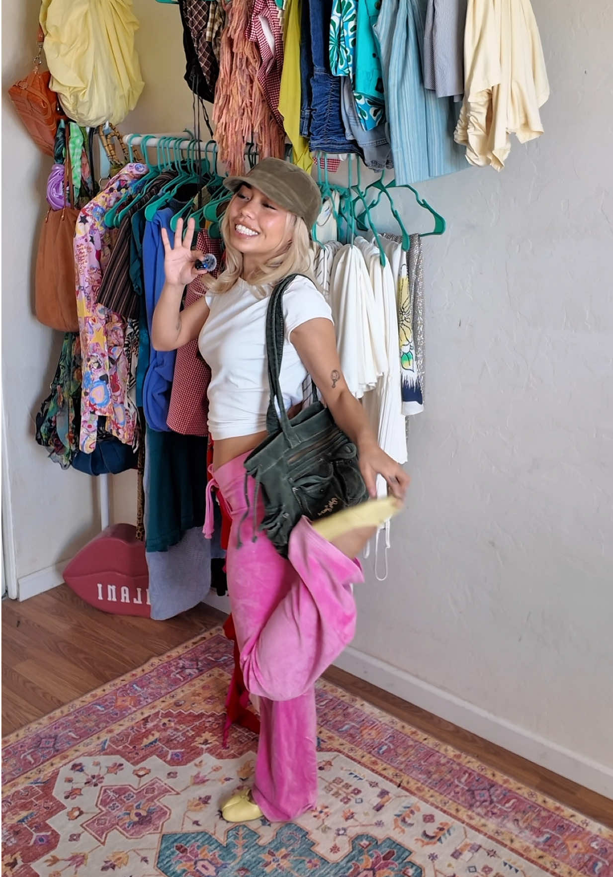 i just LOVE when u guys give me suggestions !!! is it giving 2000s jessica alba or do i need a redo outfit … 