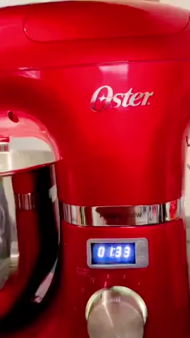 #CapCut  ✨ Potência, elegância e perfeição em cada receita! A Batedeira Planetária Digital Oster 5L Inox traz 1000W de força, 8 velocidades e timer digital pra misturar, bater e criar sem esforço. 💪🍰 👉 Garanta já a sua na Shopee! #CozinhaPerfeita #Oster #ShopeeAchadinhos 