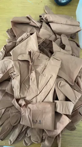 Găng tay dai và ôm sát bàn tay rất dễ làm việc nha #gangtaylatex#1kggangtaycaosulatexdai30cm #tiktok #ilovetiktok 