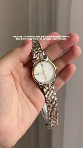 JT 6003 emang jam tangan yang cocok banget buat kamu yang mau luxury watch tapi harganya affordable🥰✨ Check out di olshop ini yaa👇 Shop: jimshoney.officialstore TikTok: jimshoney.official Offline: Jims Honey Store Tanjung Duren, Jakarta Barat #jamtangan #jamtanganmurah #jamtanganwanita #JimsHoney #jamtanganjimshoney #jamtanganoriginal #jamtanganviral #jamtanganmewah #jamtanganantiair #jamtanganaffordable #fyp #jamtangankeren #jamtanganelegan
