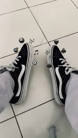 #vansoffthewall #sk8low #fypp #4u 