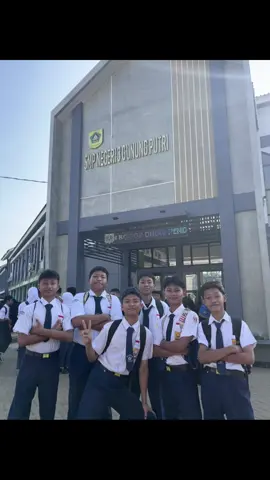 👥👥#fotolive #ikuttrend #biarrame #smpn3gunungputri #