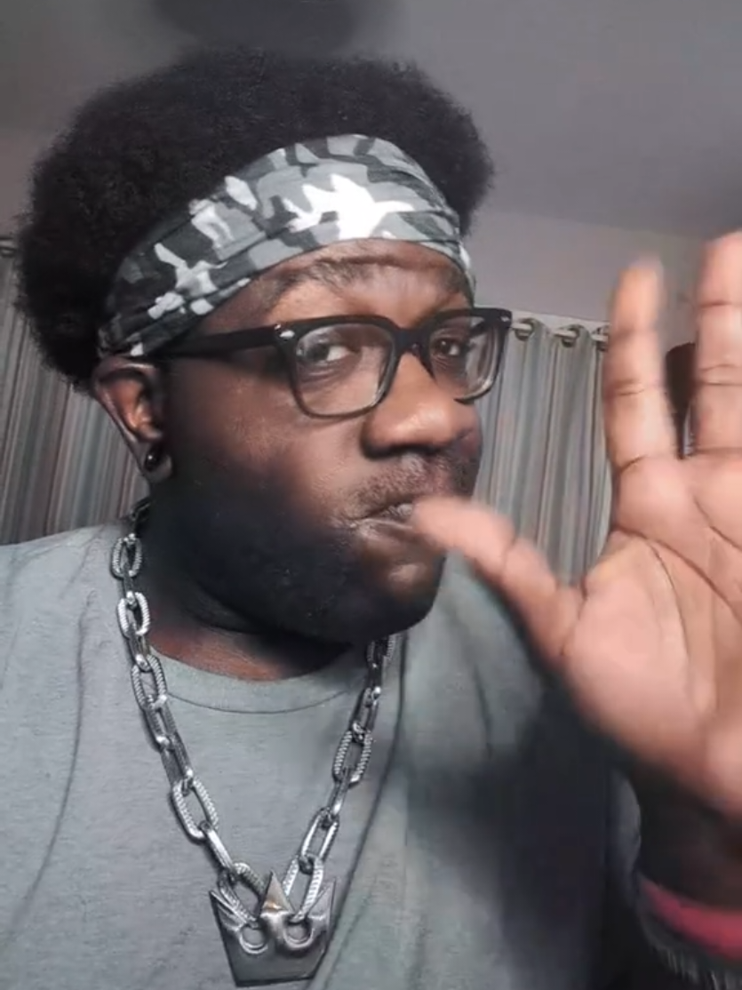 Women ruined videos games? WTF?! #fyp #gaming #marvelrivals #girlgamers #videogames 