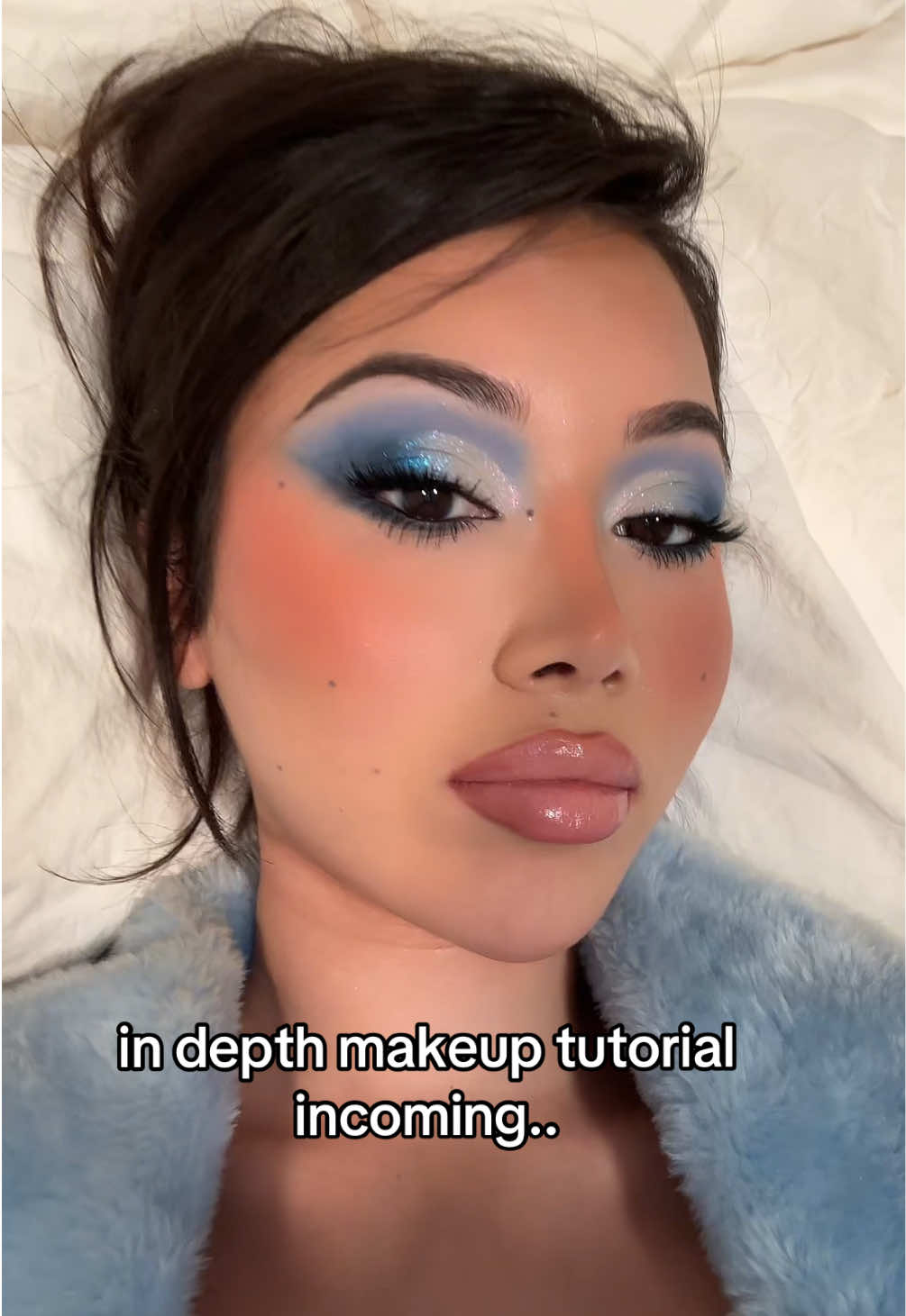 makeup tutorial for this blue eyeshadow look 🩵 products: @Natasha Denona triochrome eyeshadow palette @Morphe Cosmetics brushes @makeupbymario master neutrals palette  @DanessaMyricksBeauty light works VIII palette  @Armani beauty 50s blush @NARS Cosmetics obsession blush @Huda Beauty eyeliner @makeupbymario brush @maccosmetics elevated mascara @HouseOfLashes heavenly lite lashes @maccosmetics whirl lip liner @maccosmetics fleshpot lipstick @r.e.m. beauty fembot gloss #makeuptutorial #eyeshadowtutorial #eyeshadowtutorial #eyeshadowlook #blueeyeshadow 