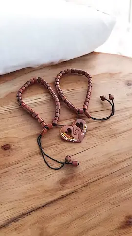 manfaat ada, bucin juga ada masa masih gak mau mana harganya murah lagii #gelangkaukah #gelangkaokah #gelangcouple 