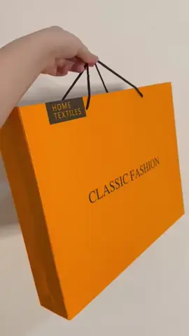 Halo kakak aku punya rekomendasi handuk cocok banget untuk seserahan😍 atau sebagai kado bahannya halus kakak yakin tidak tergiur #handukmandi #handukseserahan #promomakanharian #handuk #handukmurah 