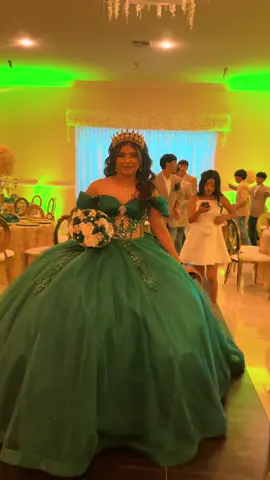 #dvenuereceptionhall #viraltiktok #quinceañerasvirales #quinceañerasmesaaz #mesahighschool 