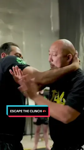 Control the clinch before it controls you. Arm weave, pivot, and clear space to strike — simple and sharp. 💥 #MuayThai #TAGMuayThai #CoachsCorner #Clinch #FightIQ