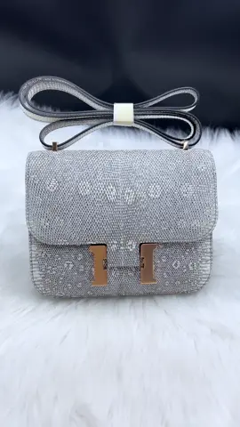 Stunning lizard bag. #HandmakeBag#ArtisanBags #Luxurybag #LeatherBag#Handcraftbag#handcrafted 