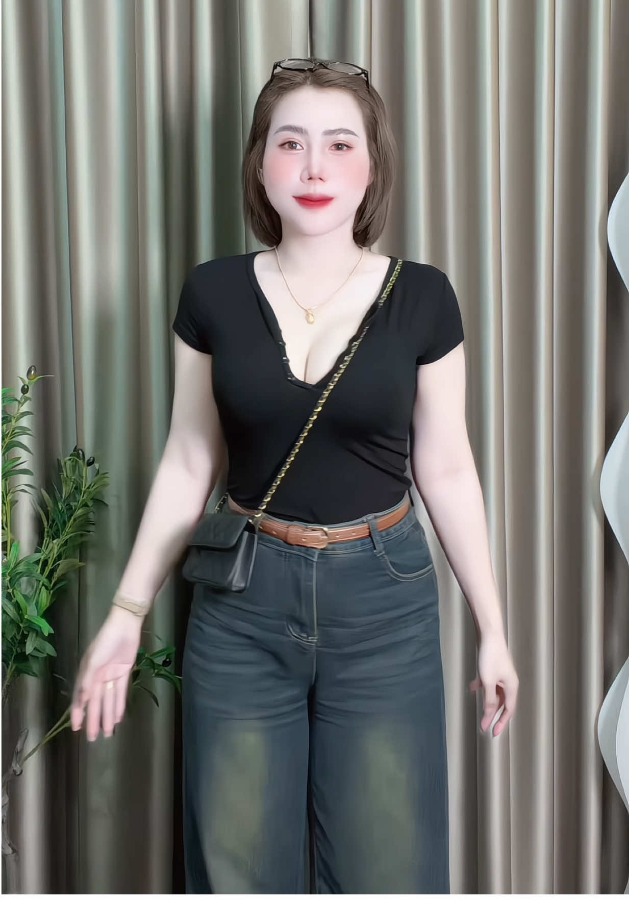 #เสื้อยืดspinnyhouse #นิยมสาวผมสั้น #สาวกาญจนบุรี #นายหน้าtiktokshops 