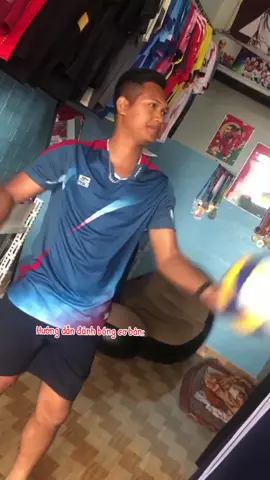 Hướng dẫn đánh bóng cơ bản #tapchoitoptop #xuhuongtiktok #quanaothethao @lâu lâu mới đăng @Trúc tapdabong⚽️ @RICON SPORT - Thể thao Ea Tul @2003shinz.w 