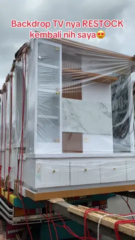Backdrop TV bahan HPL nya nih bundaaa#promomakanharian #fyp #backdroptv #backdropdecoration 
