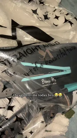 iykyk 🤦🏻‍♀️ #mallkiosk #straightaheadstraightner #mallkioskersbelike #possiblescam? 