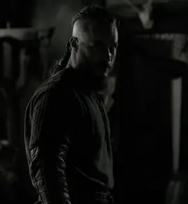 Don’t leave me | #ragnarlothbrok #vikings #vikingsedit #edit #fyp 