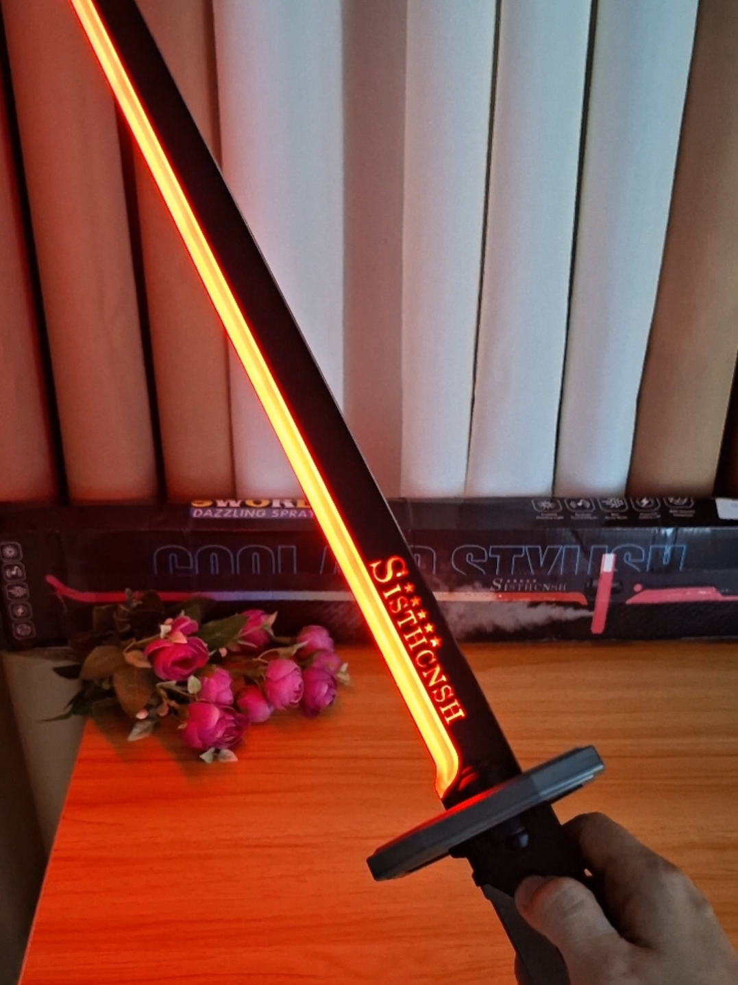 Sobrang astig nitong Swordtoy. May spark effect, light and sound effect pa🤩 #lightsaber #toysword #cooltoys #giftideaforkids 