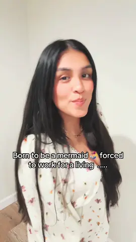 Born to be a mermaid and snorkel all day; forced to work for a living. Is it 5pm yet ?  🤣🤣🤣 #socalgirl #lagunabeachca #lagunasnorkel #mermaids 