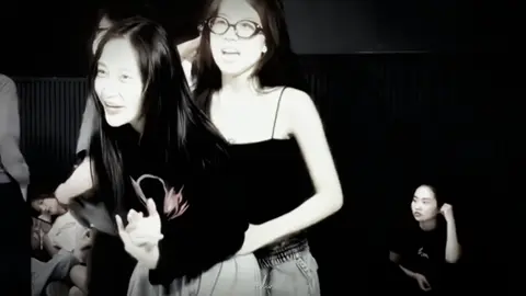 hai người rõ ràng là không có kết quả, vì sao lại cho họ gặp nhau chứ ?  làm sao mà biết được, gặp gỡ ở kiếp này không phải là do bù đắp cho kiếp trước chứ, nói không chừng lần gặp gỡ ở kiếp này là do ở kiếp trước lạy vỡ trán mới cầu được. || #jukysan #lamoon #mansun #xuhuong #cbe_emxinh id: me 