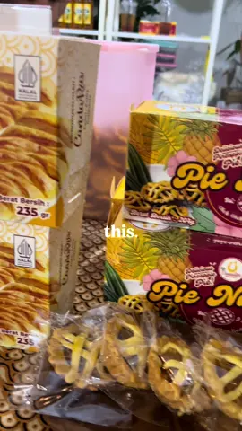 Selalu bisa bikin Happy  #oleholehkediri #nastarklasik #pienanasjadul #pienanasviral 