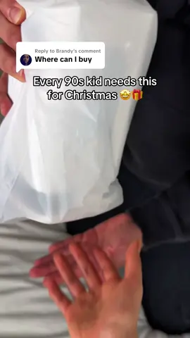 Replying to @Brandy Perfect Christmas gift! 🎁  #retrogaming #retro #retrogames #projector #retroconsole This VideoGame Projector have 10.000 + 90s retrogames, every 90s kids dream!