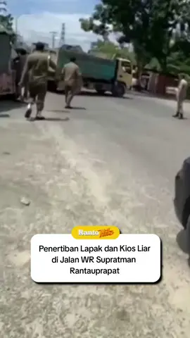 PENERTIBAN LAPAK DAN KIOS LIAR Senin 03 November 2025 Pemerintah kabupaten Labuhanbatu menertibkan kios liar mulai dari Tugu Adipura sampai jalan wr Supratman. #rantohitz #rantauprapat #labuhanbatu 
