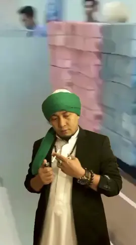 Berkat bantuan Ustadz Ujang Bustomi Berhasil mendapatkan bantuan 5Miliar #pesugihan #danagaib #ujangbustomi #terbukti #nyata #halalbarokah #fyp 