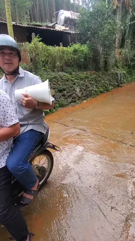 ##quangthangedit  bà con miền trung chủng bị ứng phó với cơn bão số 13 .ko đc chủ quan lơ la.bà con nhé