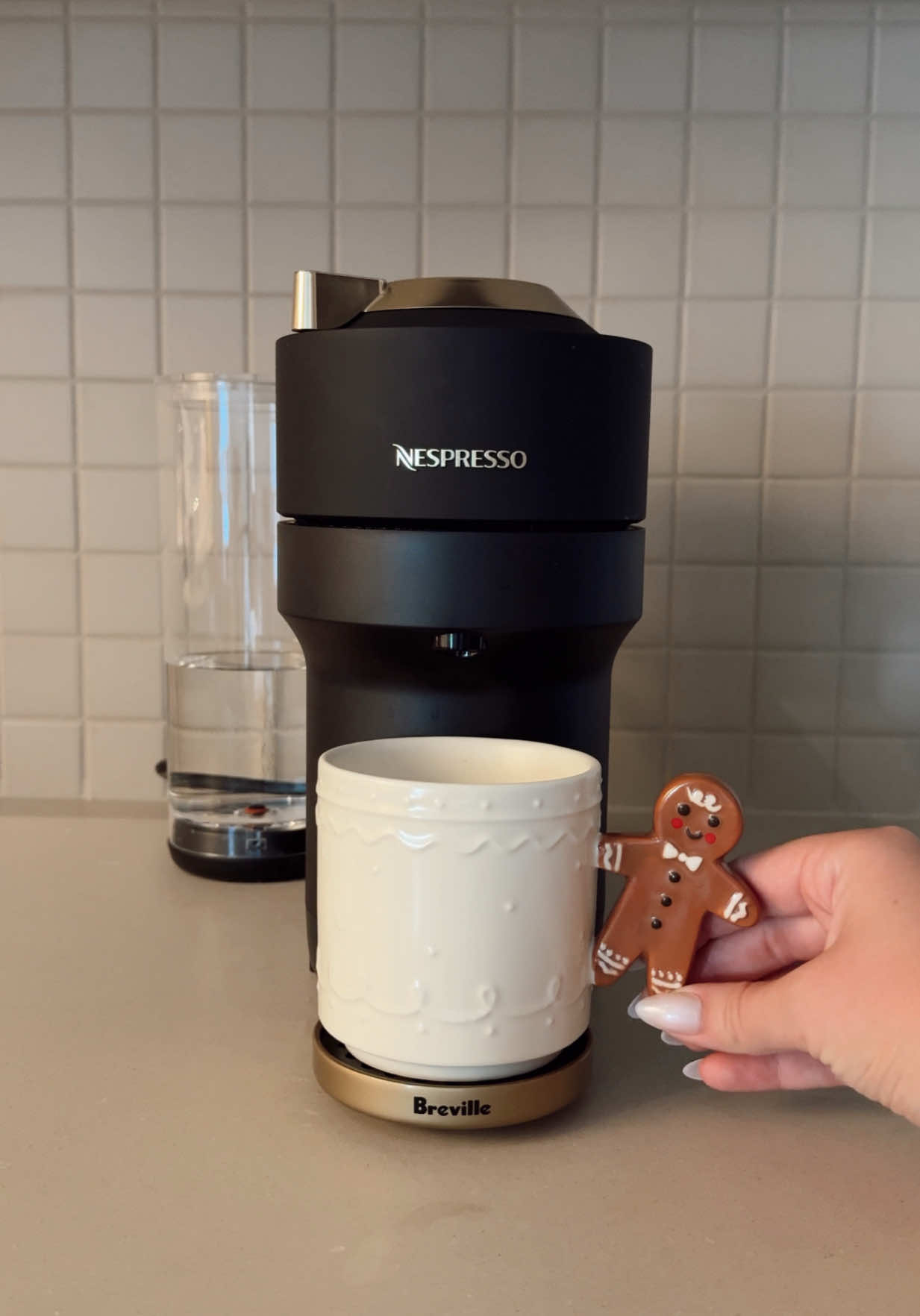 first christmas coffee of the season 🎄🎅🏽❄️🎁☃️☕️ with @Starbucks sugar cookie latte almondmilk & oatmilk creamer!!!🍪☕️ @Nespresso @Nespresso USA @target #nespresso #coffeetok #nespressovertuo #christmascountdown #coffeemachine 