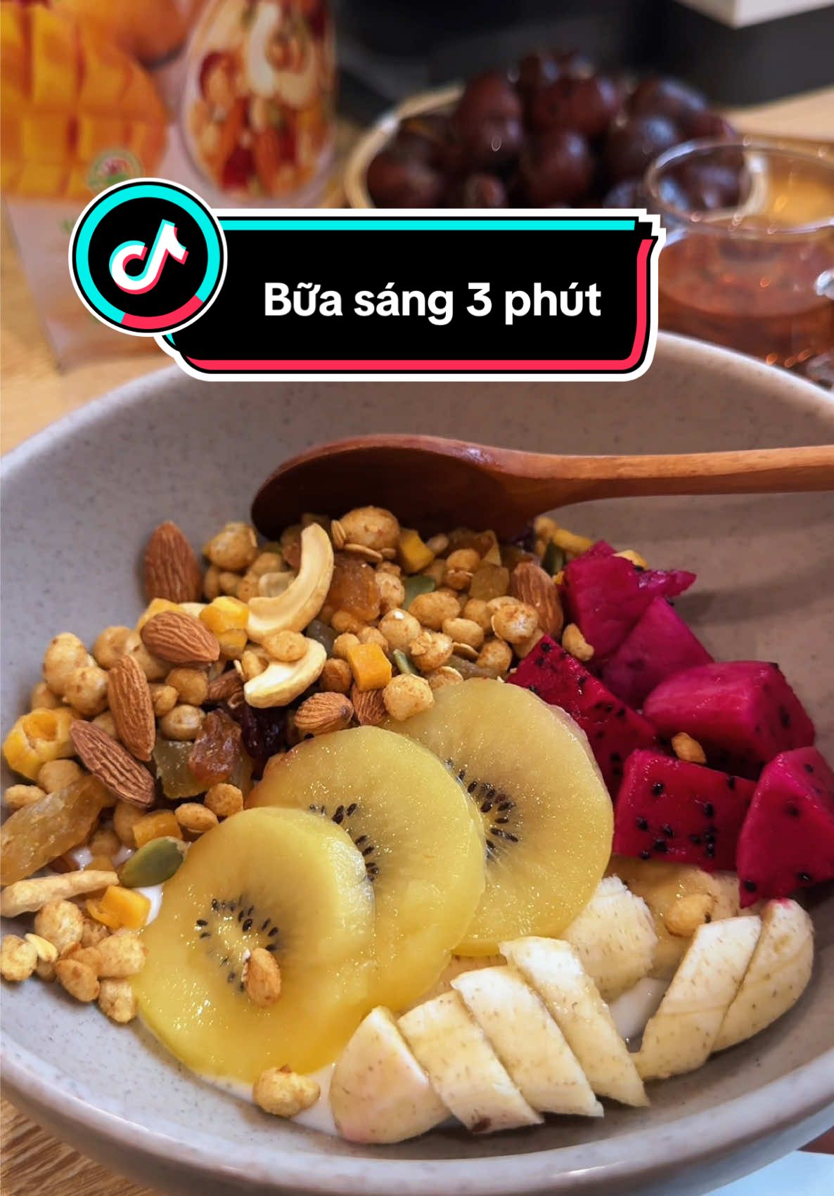 Hay là từ giờ mình cứ ăn sáng như vậy đi 😊 #granola #giotnang #heathyfood #buasangnhanhgon 