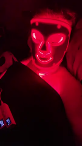 Red light therapy is a must. @Megelin Global #redlighttherapymat #redlightlasertherapy #redlighttherapy #redlighttherapybenefits 