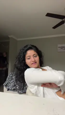 Had a good hair day , need to control the frizz I guess #goodhairday #curlyhair #wavyhair #hairstyle 