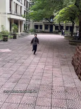 chạy nhanh kh nhịn 🙃#xh 