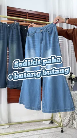 Alamak! Seluar kembang  ini sangat menarik, malah kawan saya kelihatan seperti tinggi 1.8m dengannya!📏#clashemy#celanajeanswanita #flaredjeans#flarepants#flaredleggings     