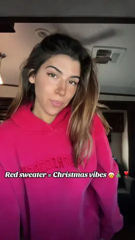 I know it’s november but it’s the perfect cozy sweater to go see some Christmas lights!🎄@aelfriceden_official linked in bio on Amazon! #sweaterweather #christmasgiftideas #christmasvibes 