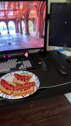 The vertical mouse is easily the best wfh upgrade! #workfromhome #wfh #pcsetup #blackfriday #dealsforyoudays 