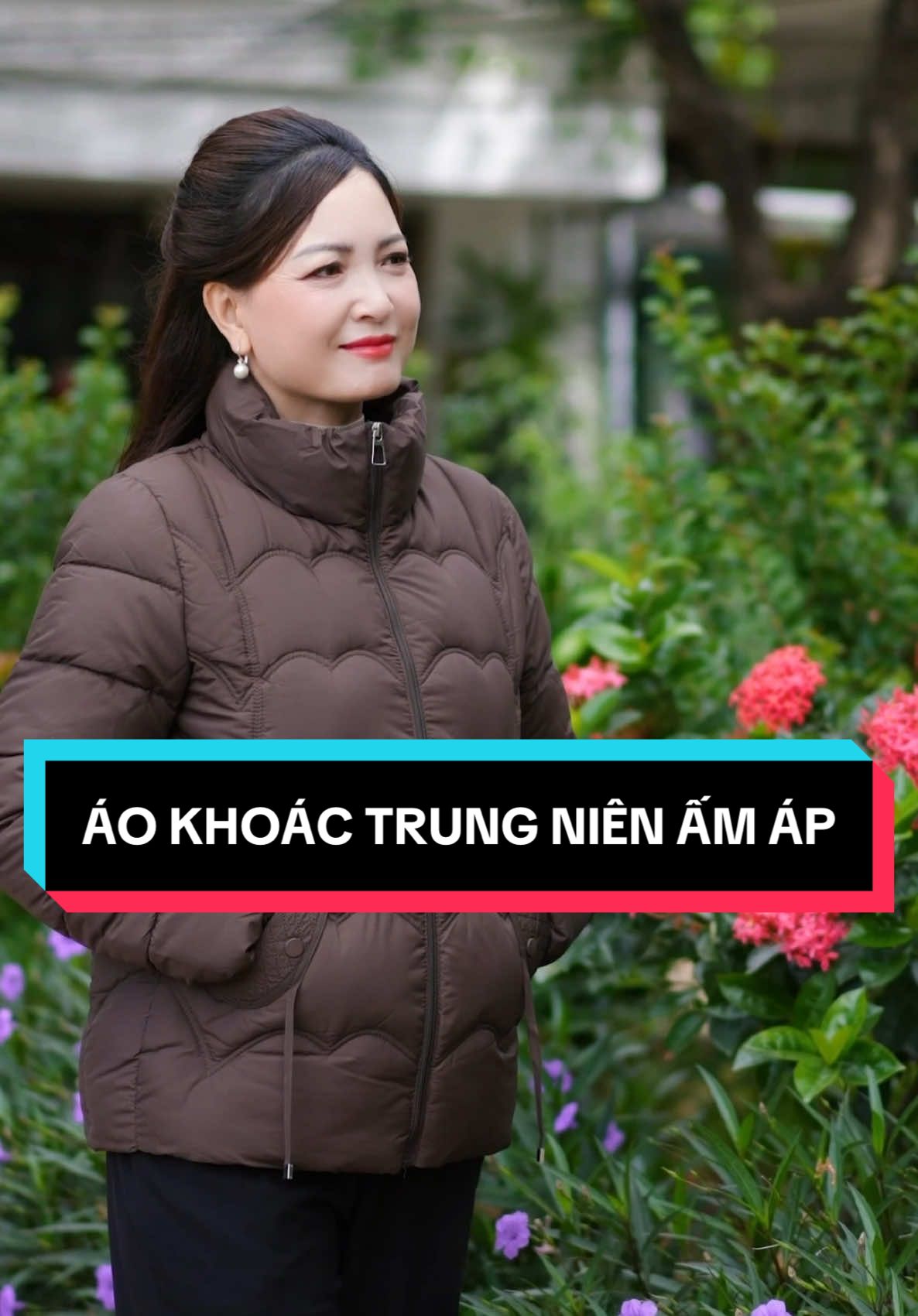 Áo khoác trung niên trần bông ấm áp#thoitrangtrungnien #quatangme #lybee #aophaotrungnien #aokhoactrungnien #quanaotrungnienchome 