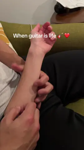 I’ll play this solo on anything 🎸 🤘  #markcernese #guitarist #novemberrain 