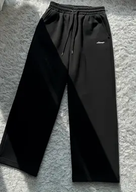 ống đứng vẫn ở chân ái