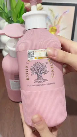 Cặp dầu gội xả tóc Biotin Collagen Hồng gội thích ghiaa luôn #capdaugoivadauxa #daugoi #daugoibiotincollagen #xuhuong #thanhhoai22003 #fyp 